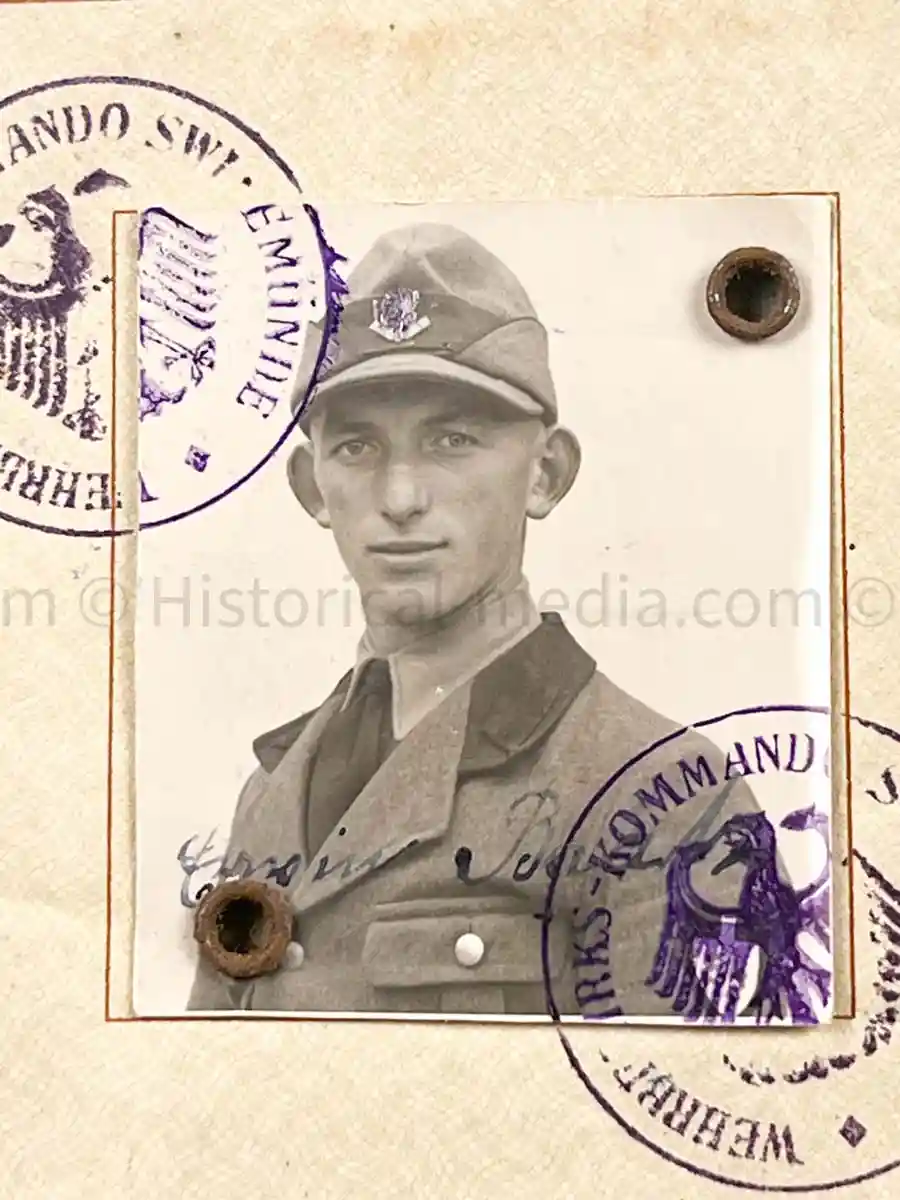 WEHRPASS - 32. INFANTERIE DIVISION - DEMYANSK SHIELD - POLAND, FRANCE, RUSSIA, BANDENKAMPF 