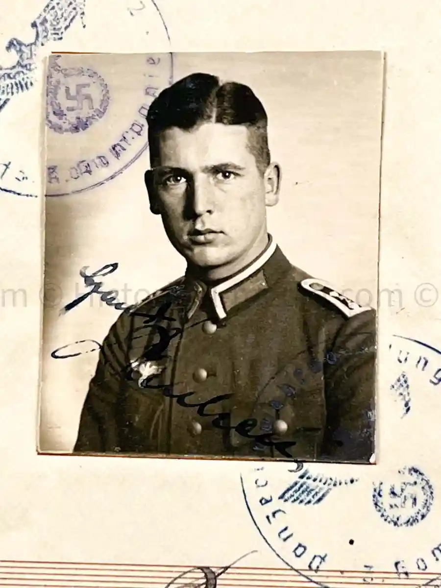 WEHRPASS - HAUPTMANN - 32 INFANTERIE DIVISION - POLAND, FRANCE, RUSSIA - EK1 