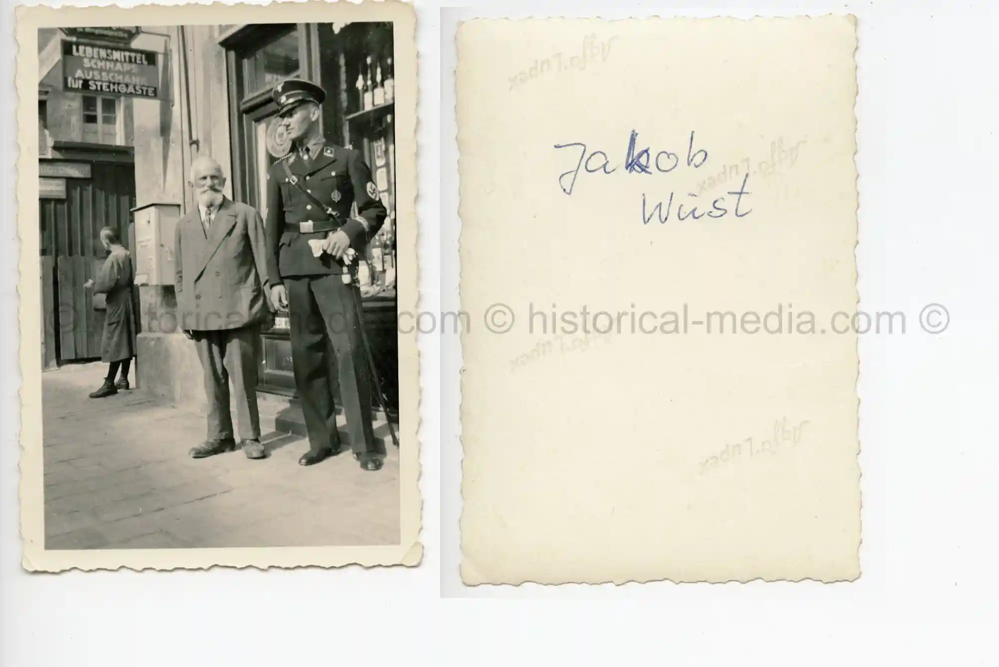 ALLGENMEINE SS PHOTO - SOLDIER + CUFFTITLE & SWORD