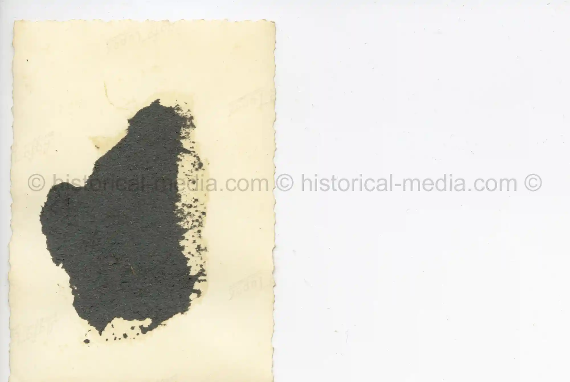 WAFFEN-SS PHOTO - WIKING ARTILLERIE SOLDIER POSES IN FIELD W/ VISOR CAP