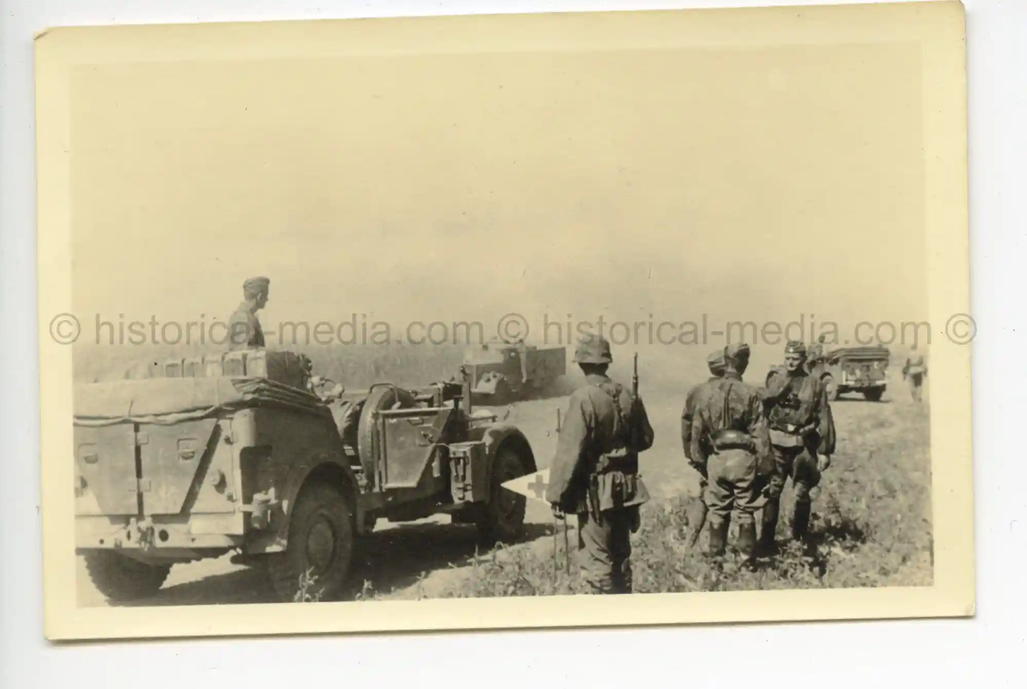 WAFFEN-SS PHOTO - WIKING SOLDIERS & VEHICLES IN RUSSIA + CAMO SMOCKS