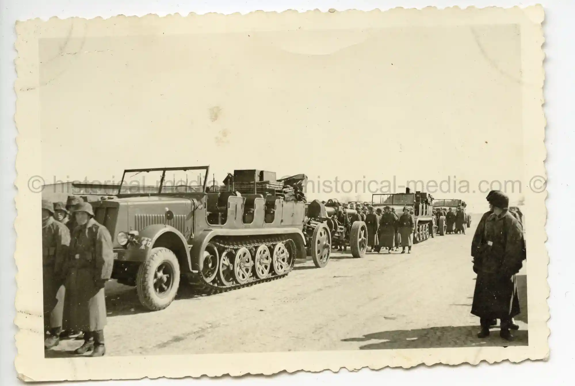 WAFFEN-SS PHOTO - WIKING SOLDIERS & VEHICLES IN RUSSIA + CAMO SMOCKS