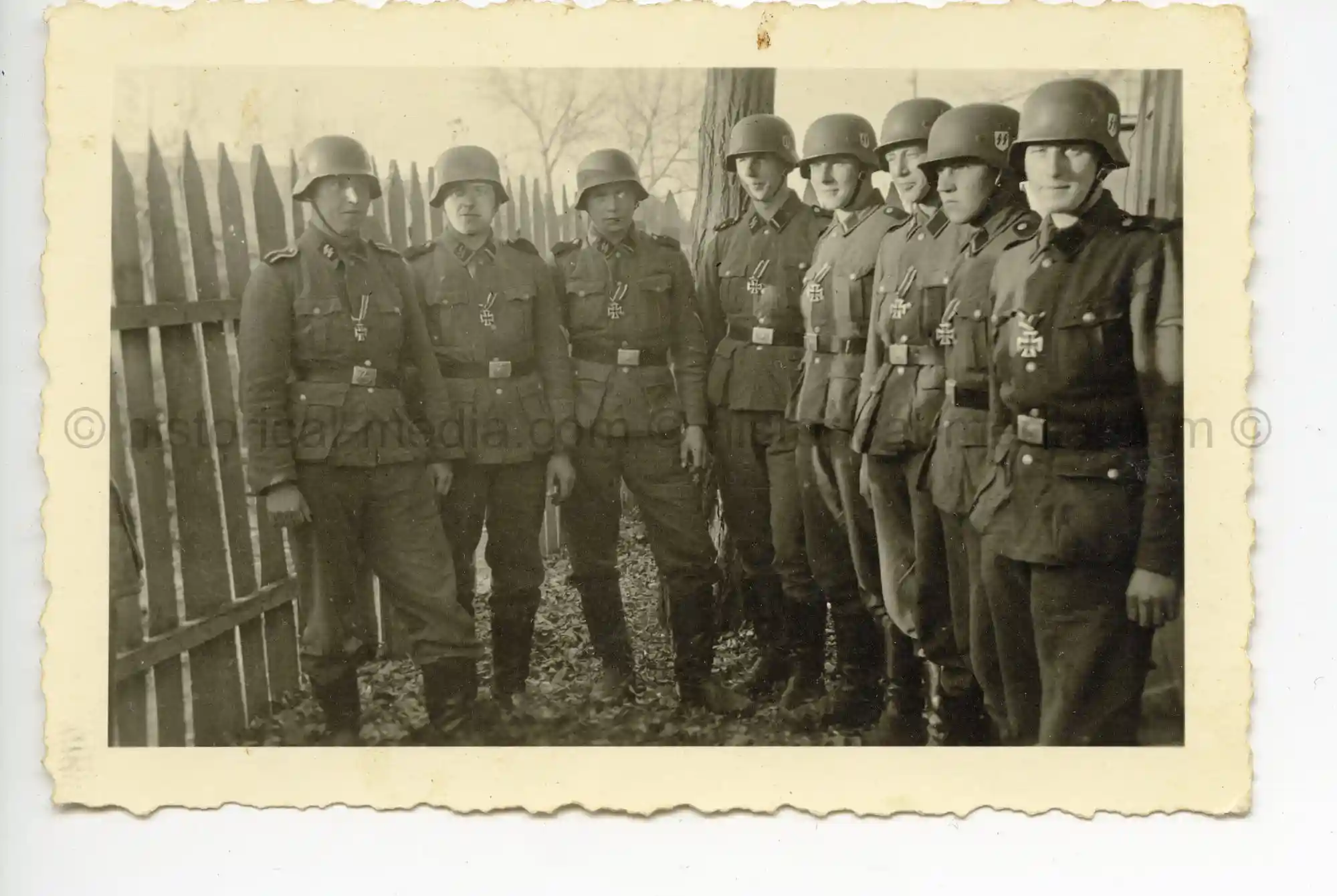 WAFFEN-SS PHOTO - WIKING SOLDIERS JUST AWARDED EK2 MEDALS IN THE FIELD!
