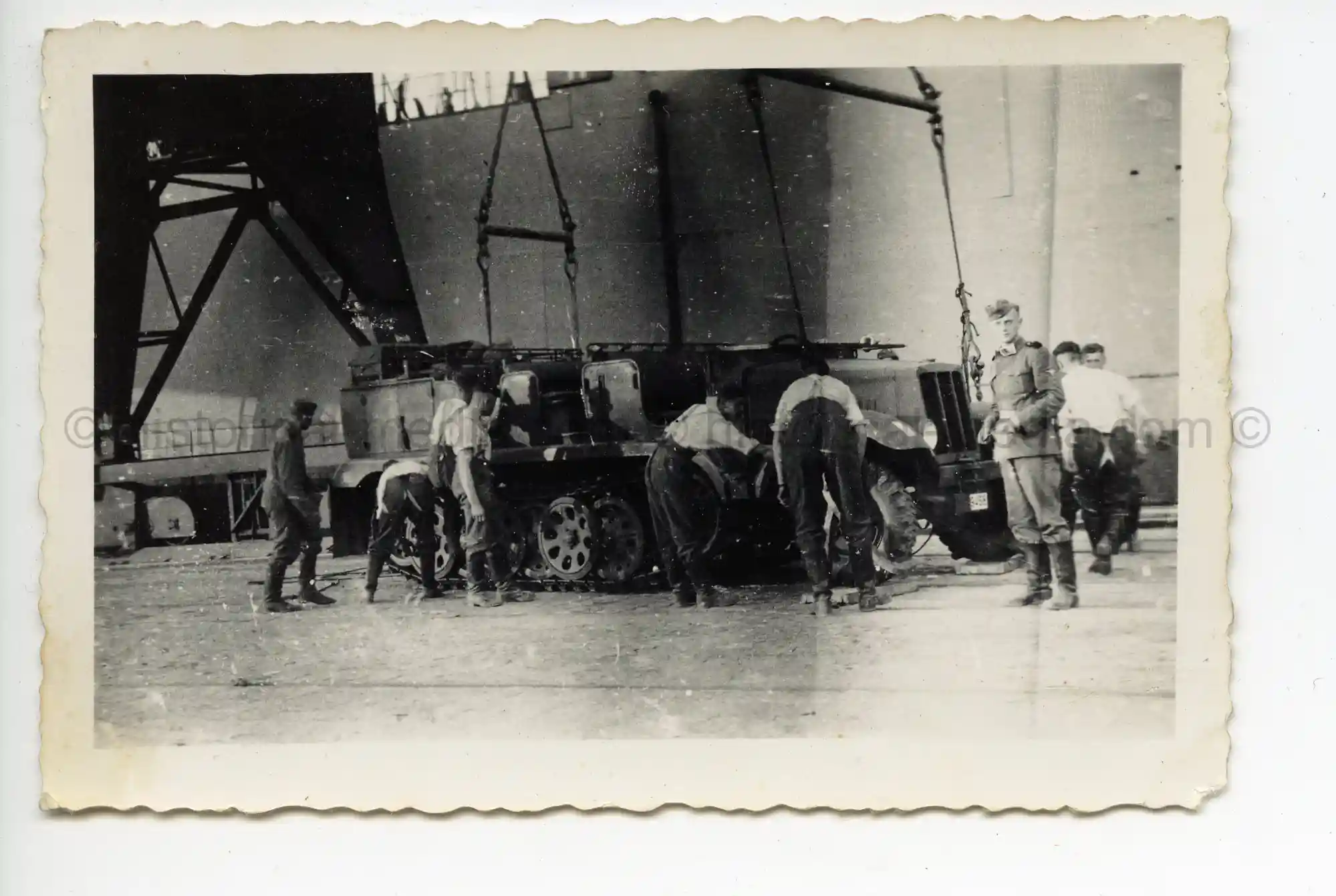 WAFFEN-SS PHOTO - WIKING HALFTRACK MAINTENANCE