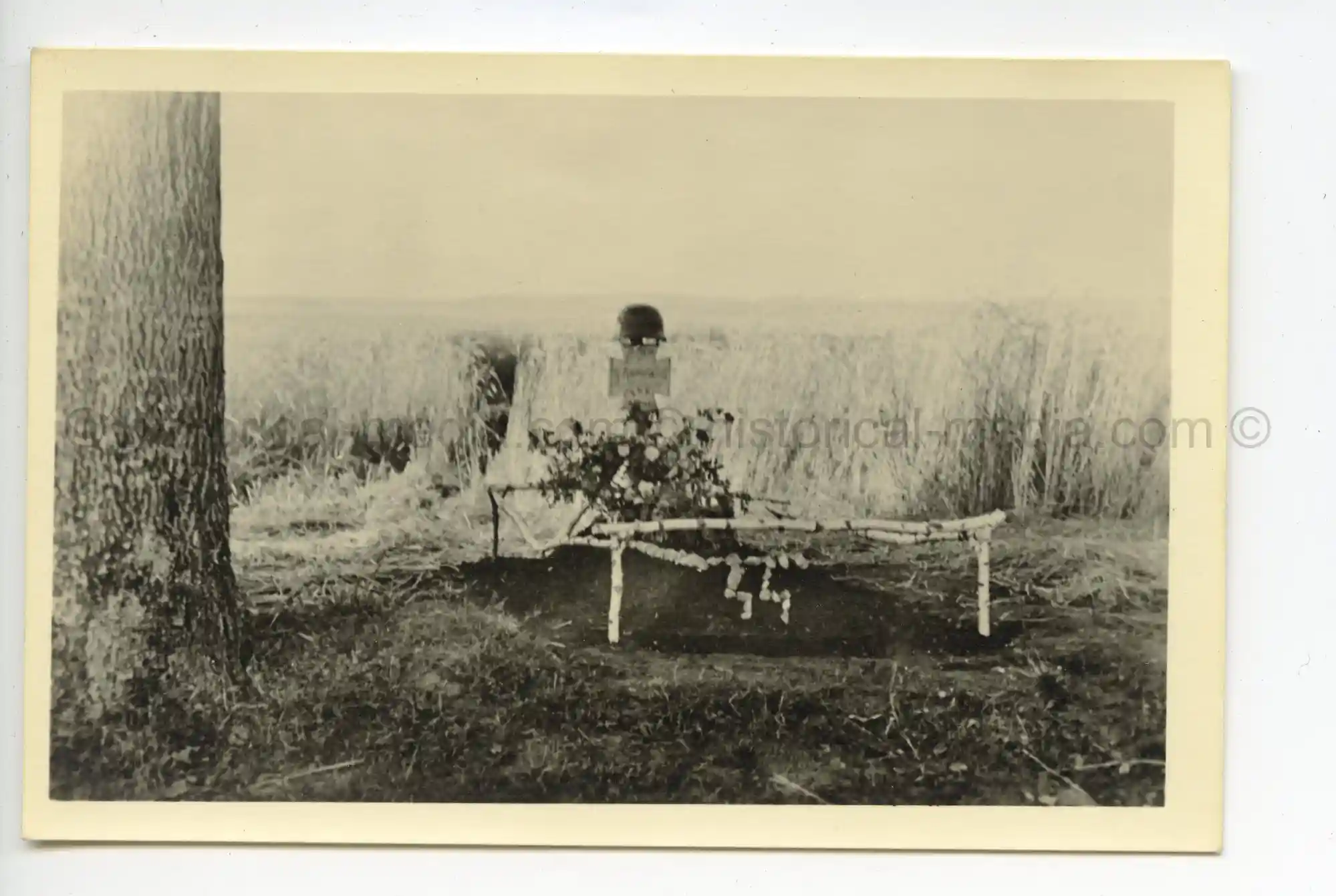 WAFFEN-SS PHOTO - WIKING GRAVE IN THE FIELD + HELMET & SS RUNES MEMORIAL