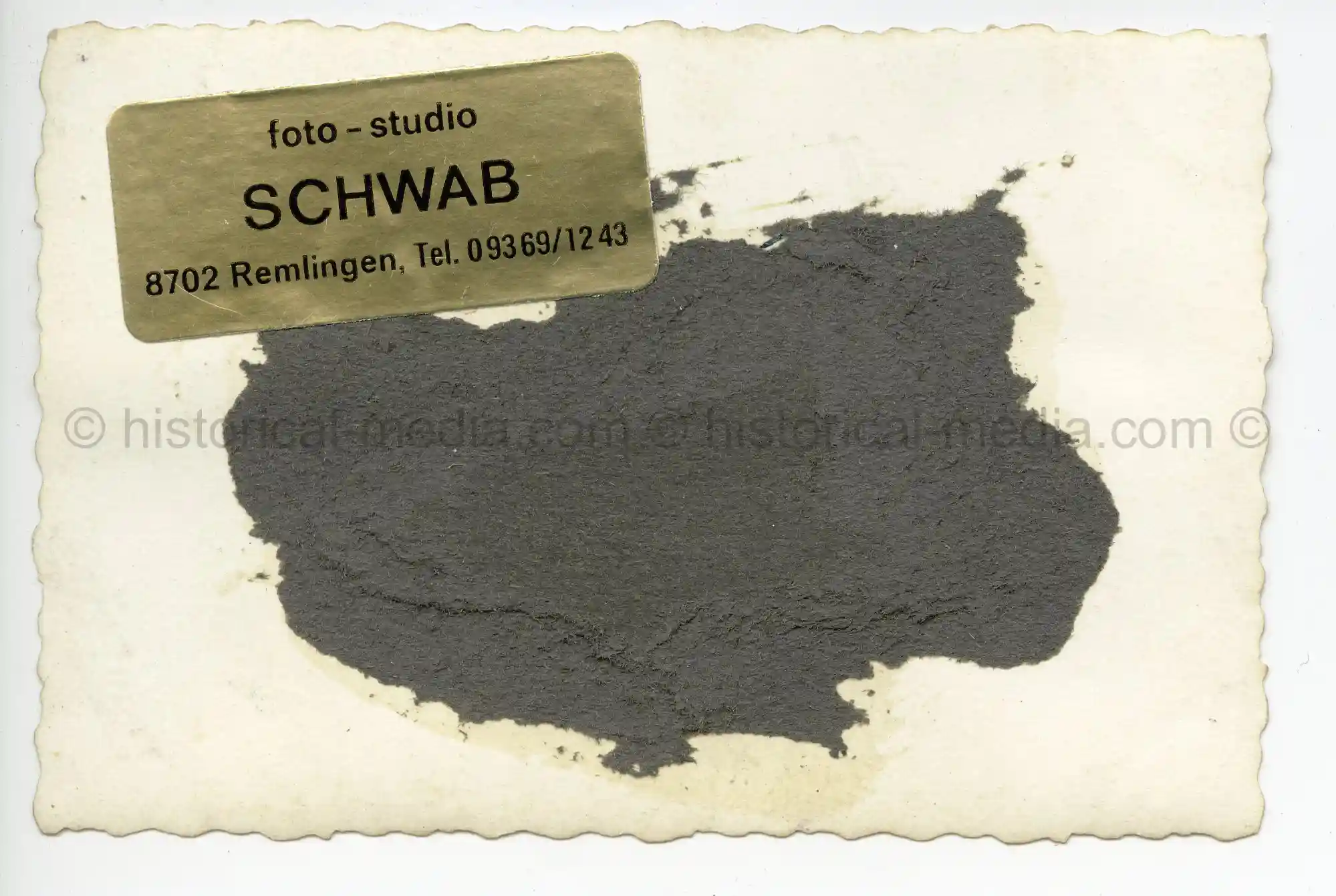 WAFFEN-SS PHOTO - SOLDIERS POSE BY DACHAU CONCENTRATION CAMP SIGN - RARE VIEW!