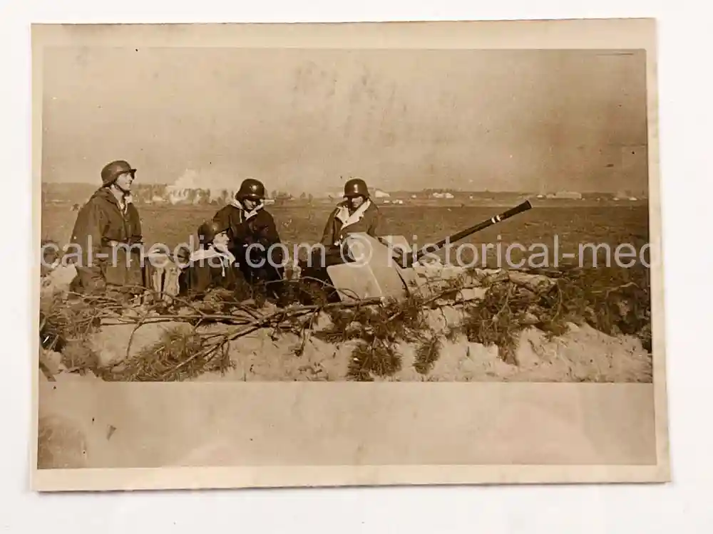 ORIGINAL PRESS PHOTO - 2CM FLAK IN POSITION - SHITOMIR 1943