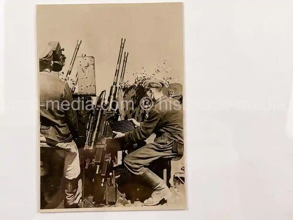 ORIGINAL PRESS PHOTO - FLAK VIERLING & CREW - 1942