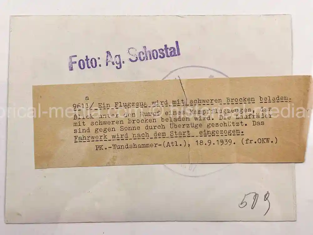 ORIGINAL PRESS PHOTO -  LUFTWAFFE BOMBER IN THE FIELD - 1939
