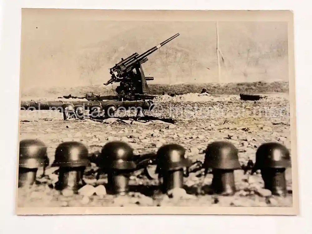 ORIGINAL PRESS PHOTO -  8.8CM FLAK CANNON IN POSITION IN THE FIELD