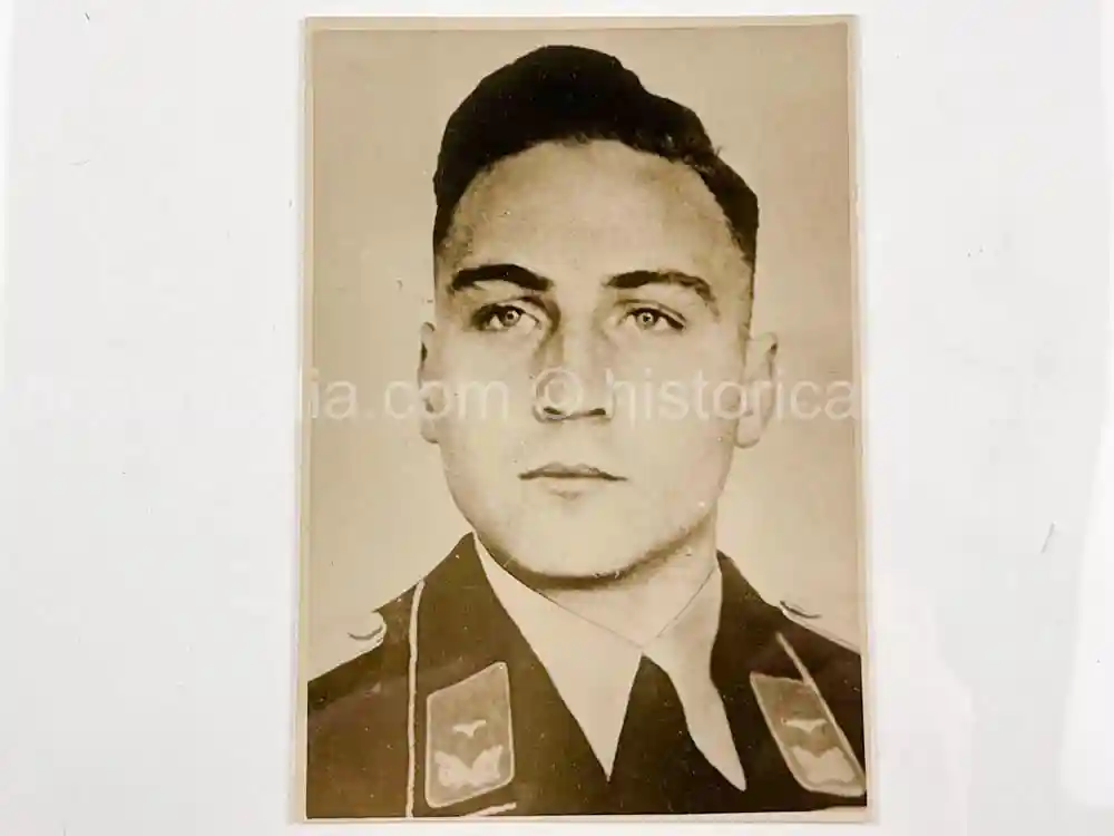 ORIGINAL PRESS PHOTO -  KG 77  BOMBER PILOT OTTO BISCHOFF