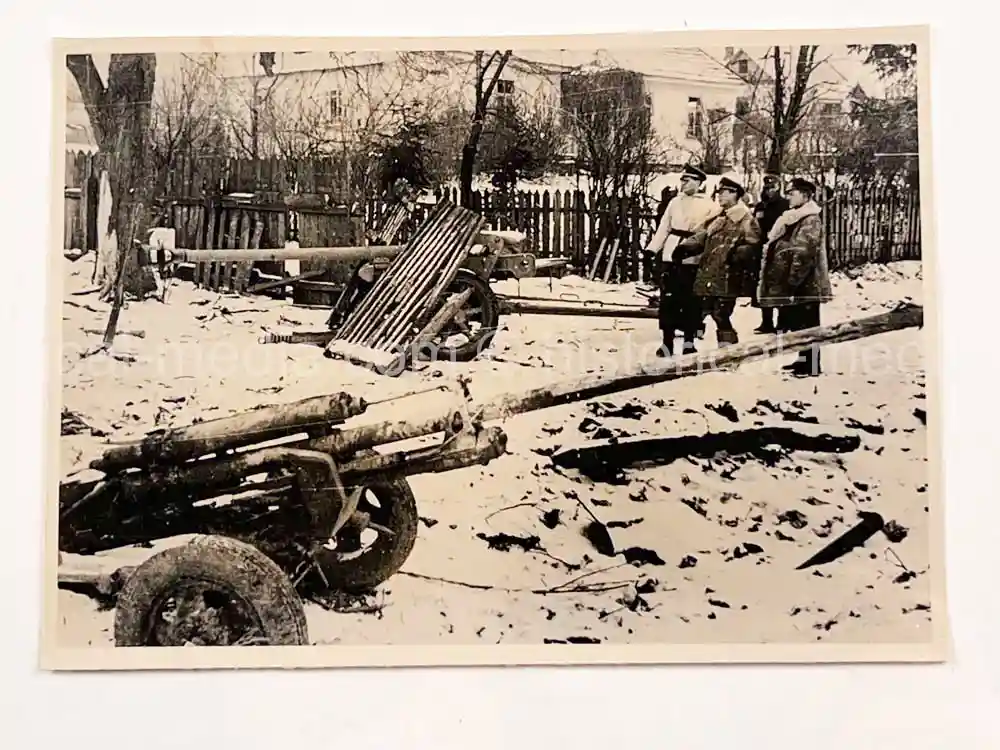 ORIGINAL PRESS PHOTO -  SCHWERE PAK CREW IN RUSSIA 1942