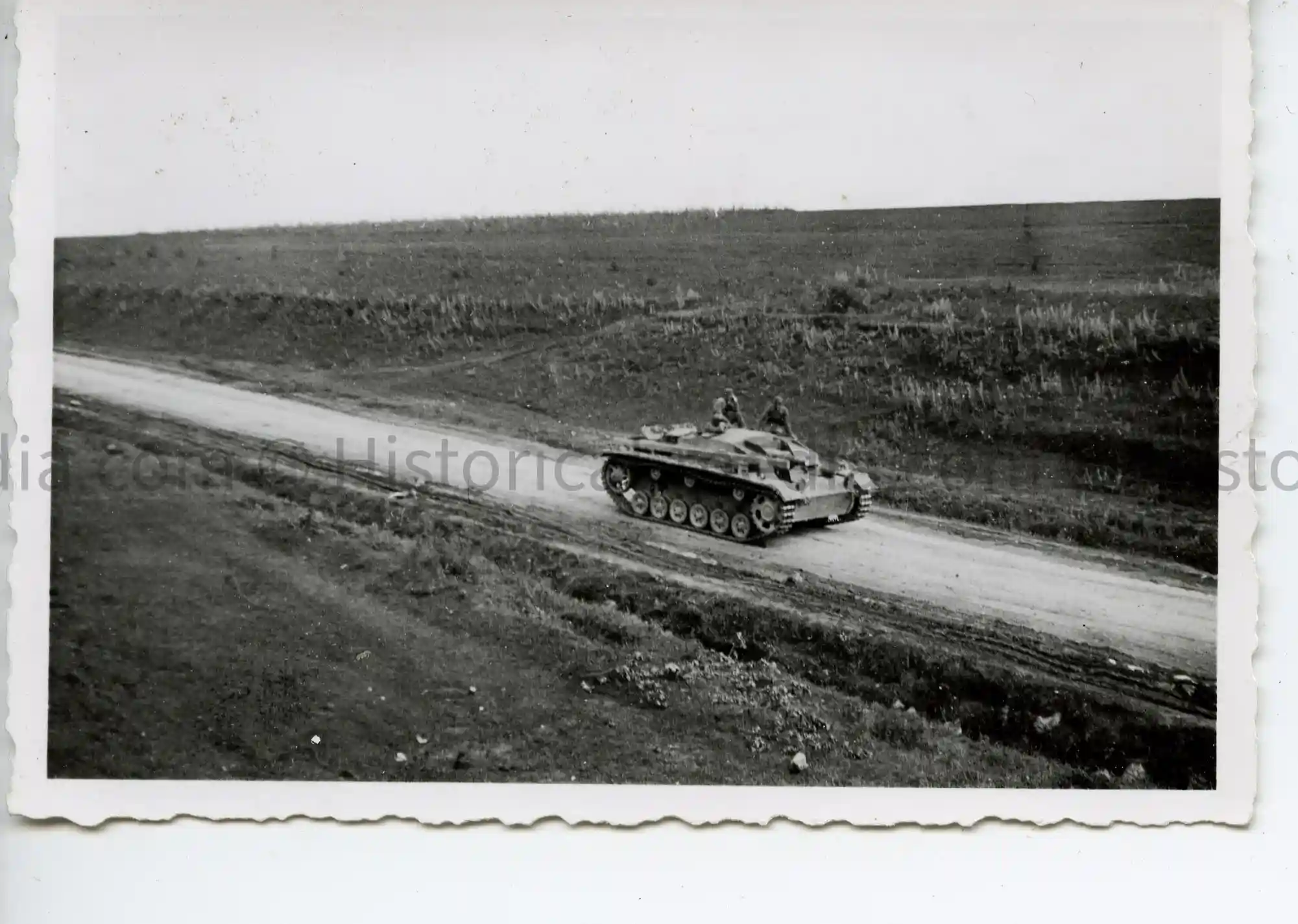 WWII GERMAN PHOTO STURMGESCHÜTZ III - RUSSIAN STEPPE IMAGE