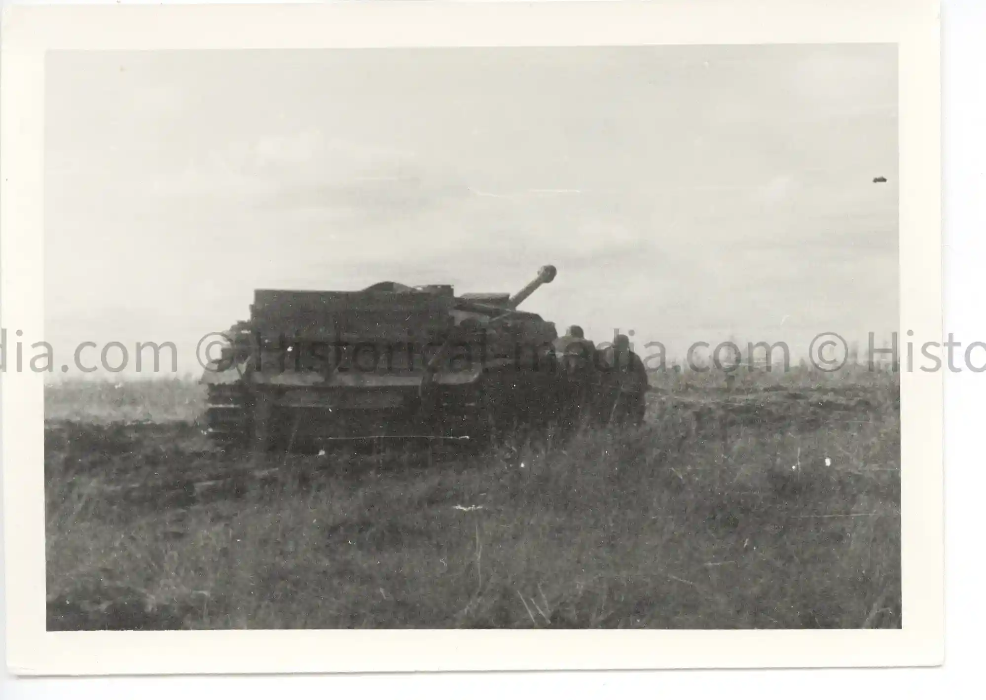 WWII GERMAN PHOTO STURMGESCHÜTZ III LANGE ROHR & GRENADIERS IN COMBAT!
