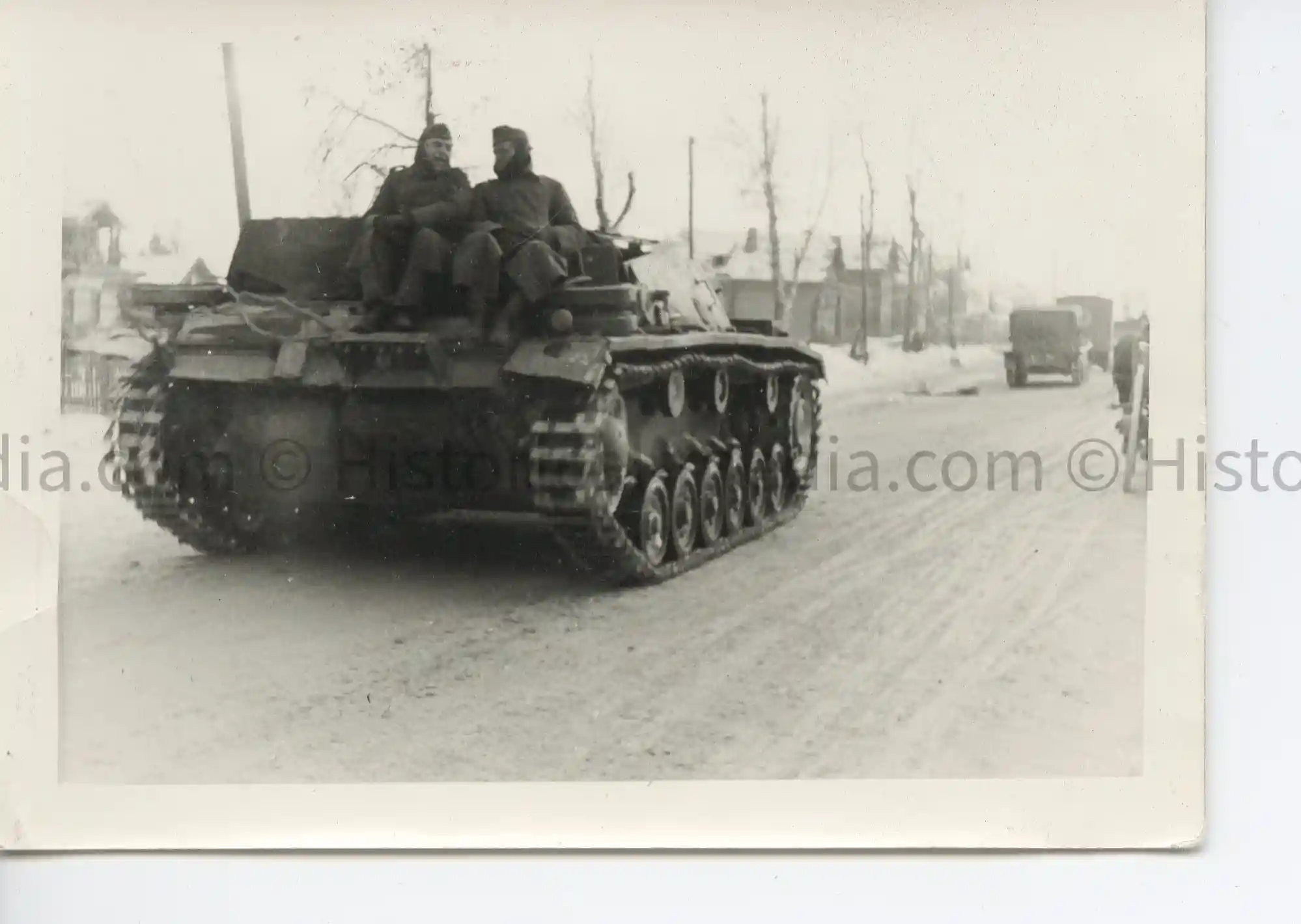 WWII GERMAN PHOTO STURMGESCHÜTZ III UNIT IN RUSSIAN WINTER - KOLPINO WWII GERMAN PHOTO STURMGESCHÜTZ III UNIT IN RUSSIAN WINTER - KOLPINO