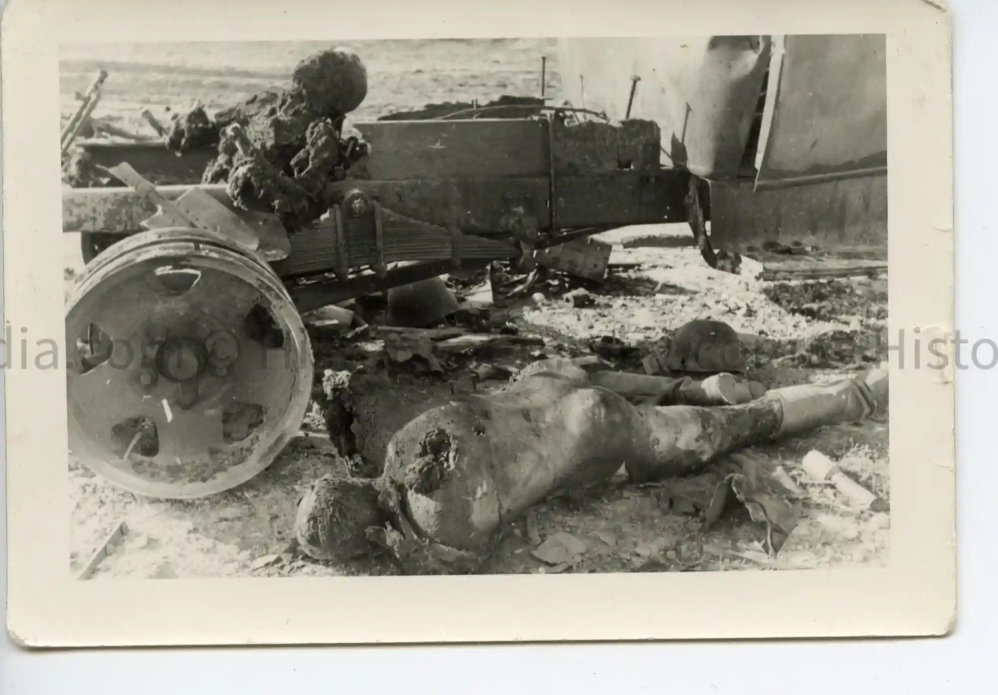 WWII GERMAN PHOTO KNOCKED OUT RUSSIAN VEHICLE & KIA CREW