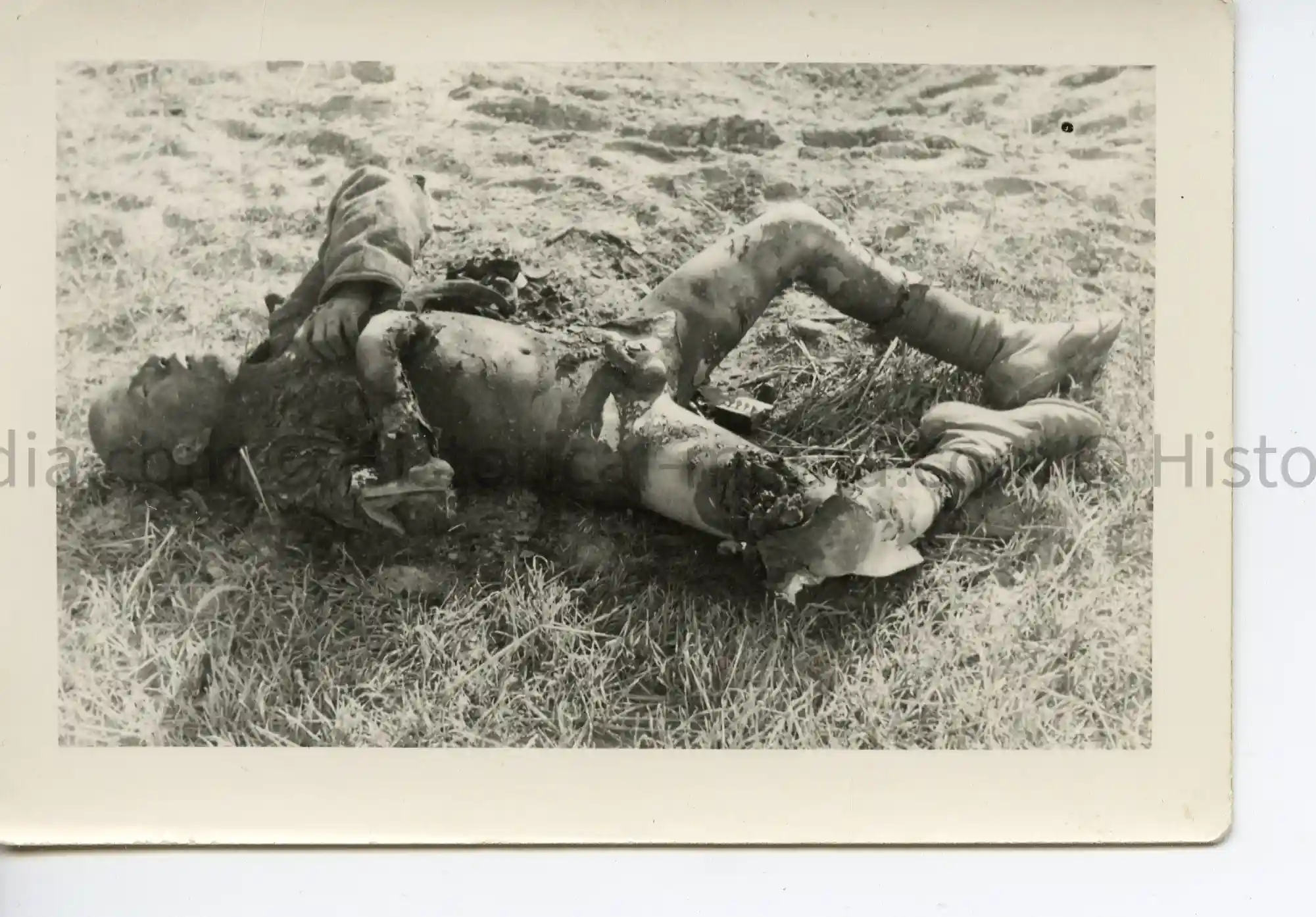 WWII GERMAN PHOTO KIA RUSSIAN SOLDIER IN THE FIELD