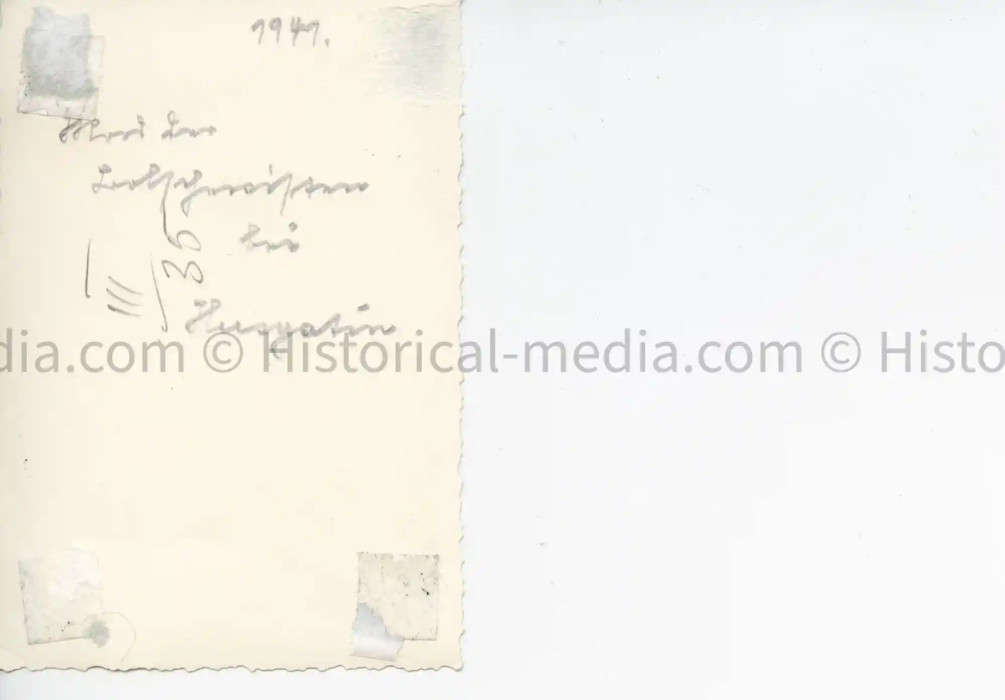 WWII GERMAN PHOTO KIA SOLDIERS IN DOORWAY - Husiatyn UKRAINE