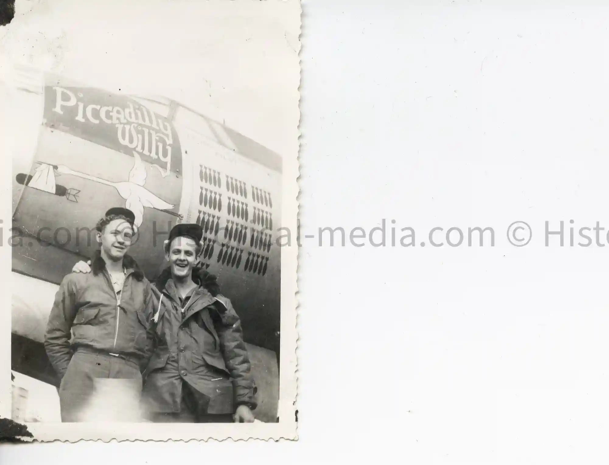 US WWII AIR CORPS NOSE ART PHOTO - PICADILLY WILLY US WWII AIR CORPS NOSE ART PHOTO - PICADILLY WILLY