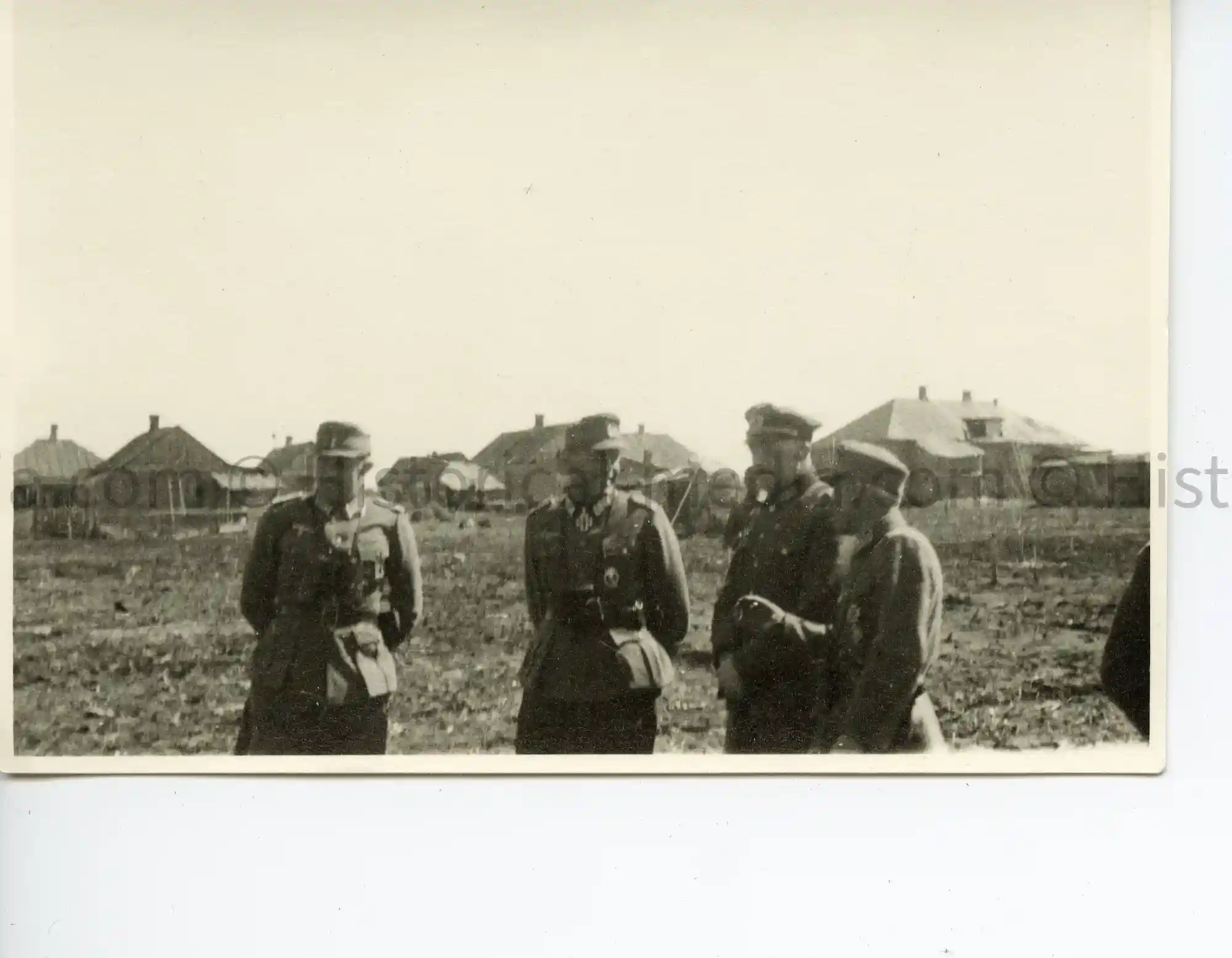 WWII GERMAN PHOTO KNIGHTS CROSS WINNER IN RUSSIAN VILLAGE