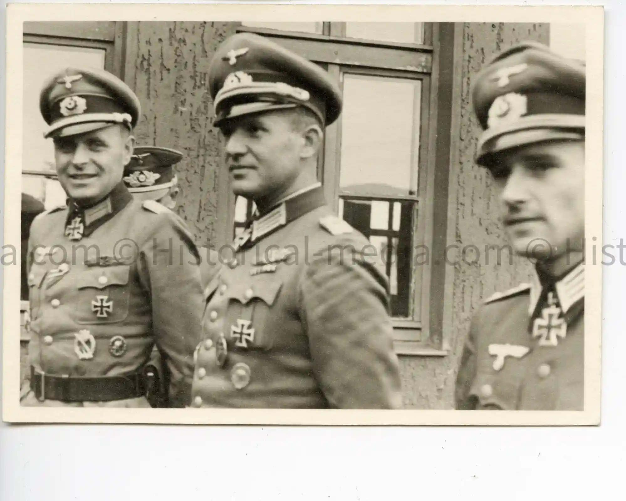 WWII GERMAN PHOTO THREE ARMY KNIGHTS CROSS WINNERS POSE