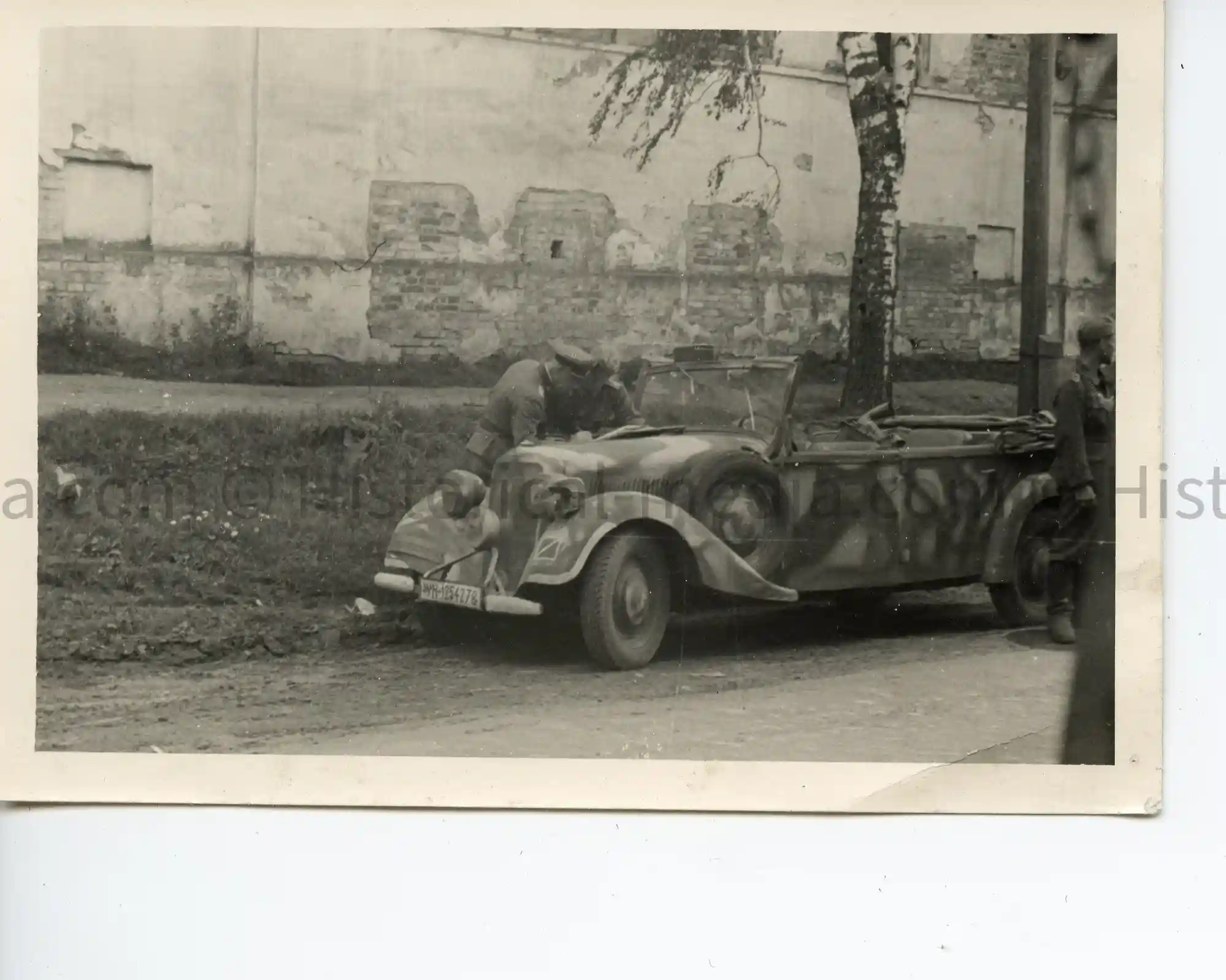 WWII GERMAN PHOTO VERY NICE LATE WAR ITALIAN CAMO PAINTED CONVERTIBLE STAFF CAR