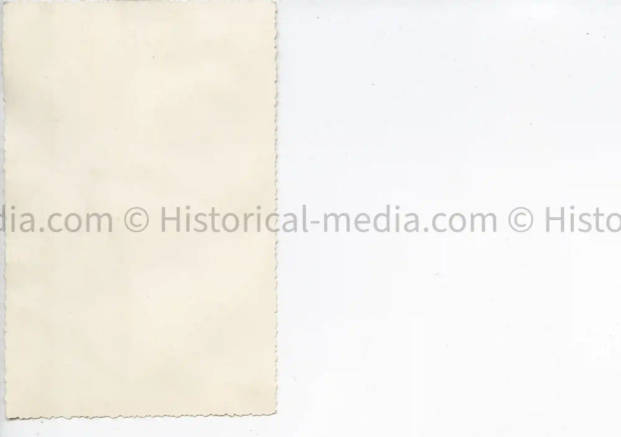 US SOLDIER STUDIO PORTRAIT PHOTO + CAMO HELMET AND M1 CARBINE