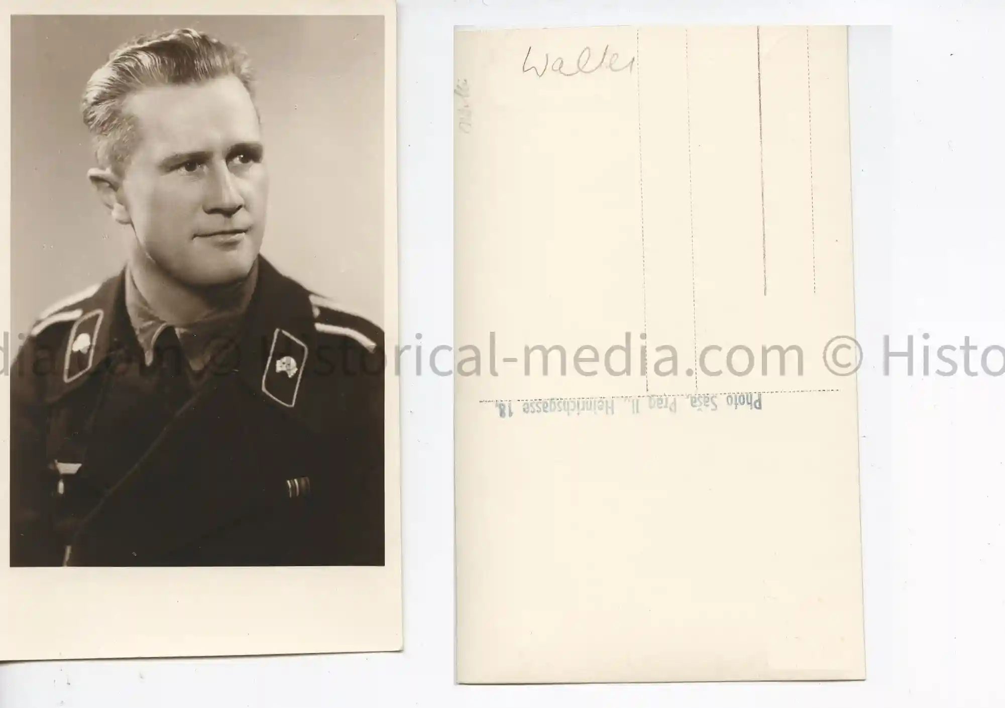 STUDIO PORTRAIT PHOTO - PANZER MAN IN WRAP TUNIC