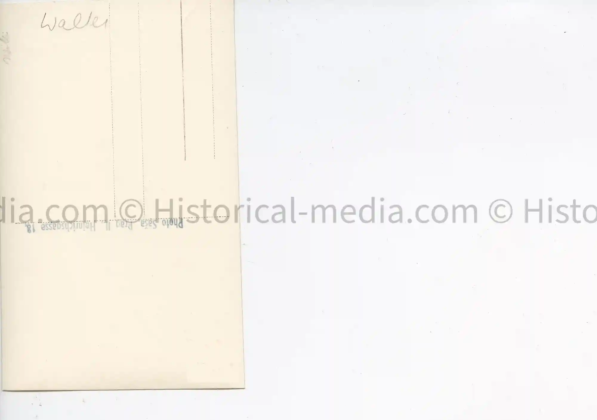 STUDIO PORTRAIT PHOTO - PANZER MAN IN WRAP TUNIC