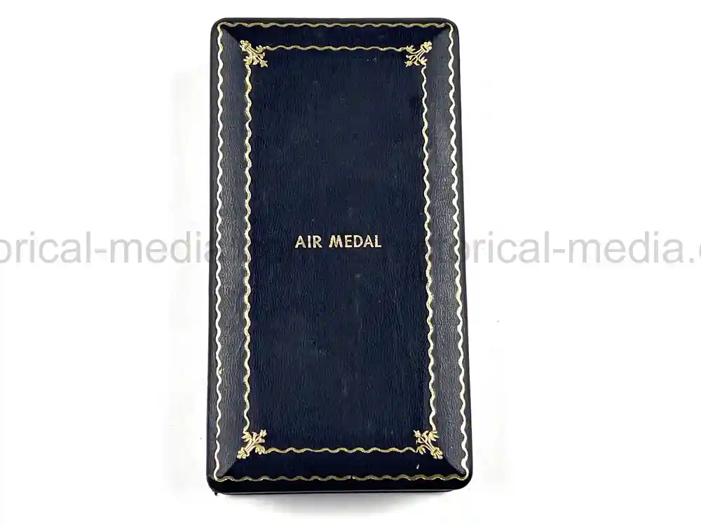 US WWII OFFICIALLY ENGRAVED AIR MEDAL