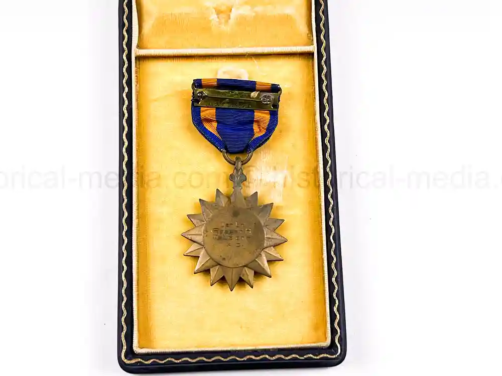 US WWII OFFICIALLY ENGRAVED AIR MEDAL