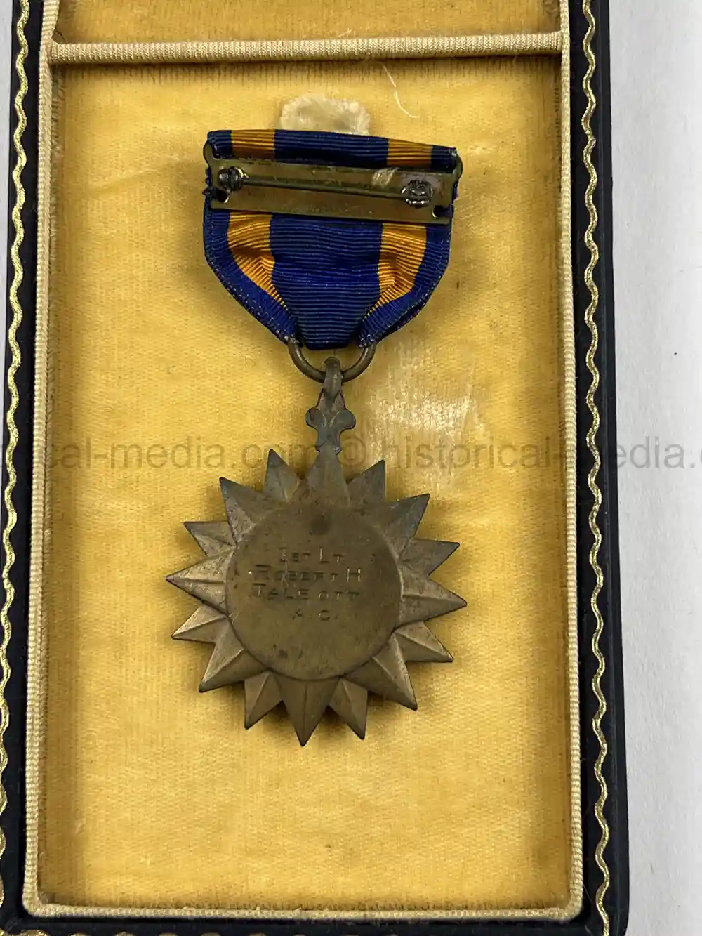 US WWII OFFICIALLY ENGRAVED AIR MEDAL