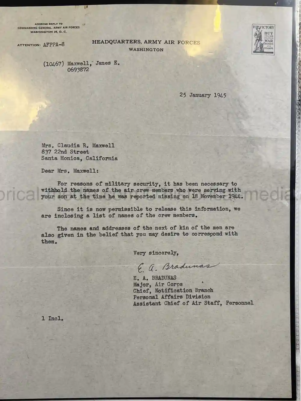 WWII USAAF B-26 PILOT MEDAL, PHOTO & DOCUMENT GROUPING - 386th BOMB GROUP - POW