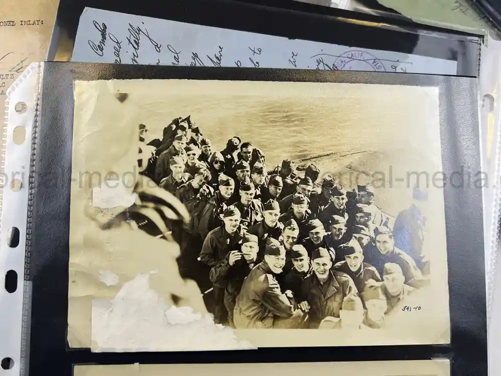 WWII USAAF B-26 PILOT MEDAL, PHOTO & DOCUMENT GROUPING - 386th BOMB GROUP - POW