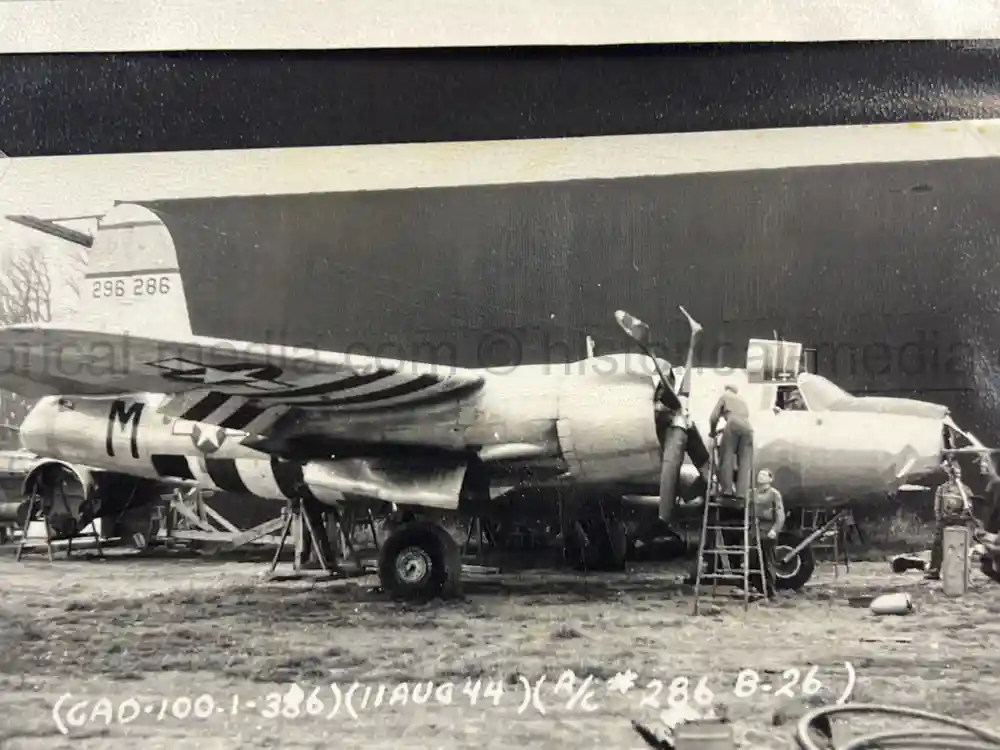 WWII USAAF B-26 PILOT MEDAL, PHOTO & DOCUMENT GROUPING - 386th BOMB GROUP - POW