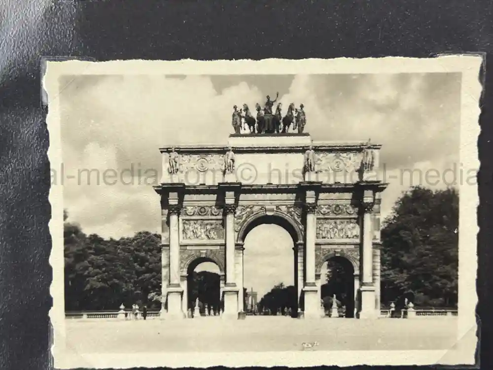 WWII USAAF B-26 PILOT MEDAL, PHOTO & DOCUMENT GROUPING - 386th BOMB GROUP - POW