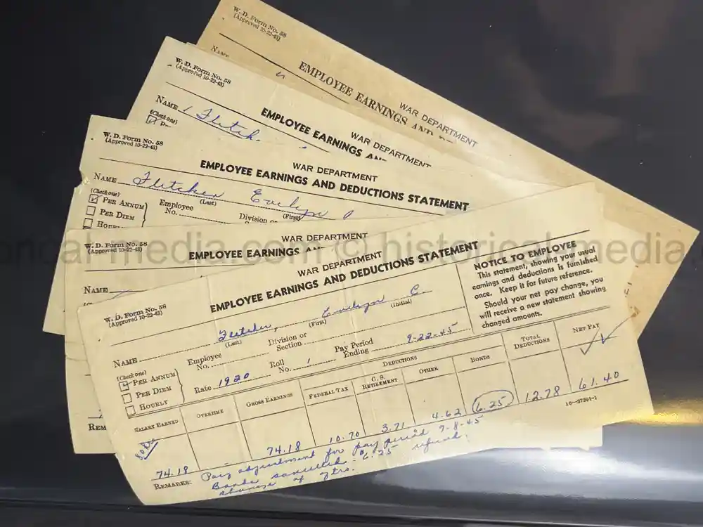 ULTRA RARE WWII WASP FEMALE PILOT DOCUMENT GROUPING - CLASS 43-W-6