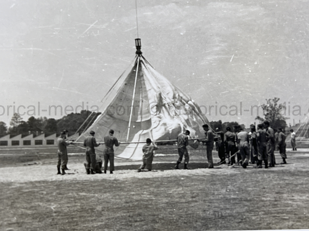 PHOTO ALBUM ESTATE OF LT. COL ADAM KOMOSA - COMMANDER CO. D, 504TH PIR, 82ND AIRBORNE