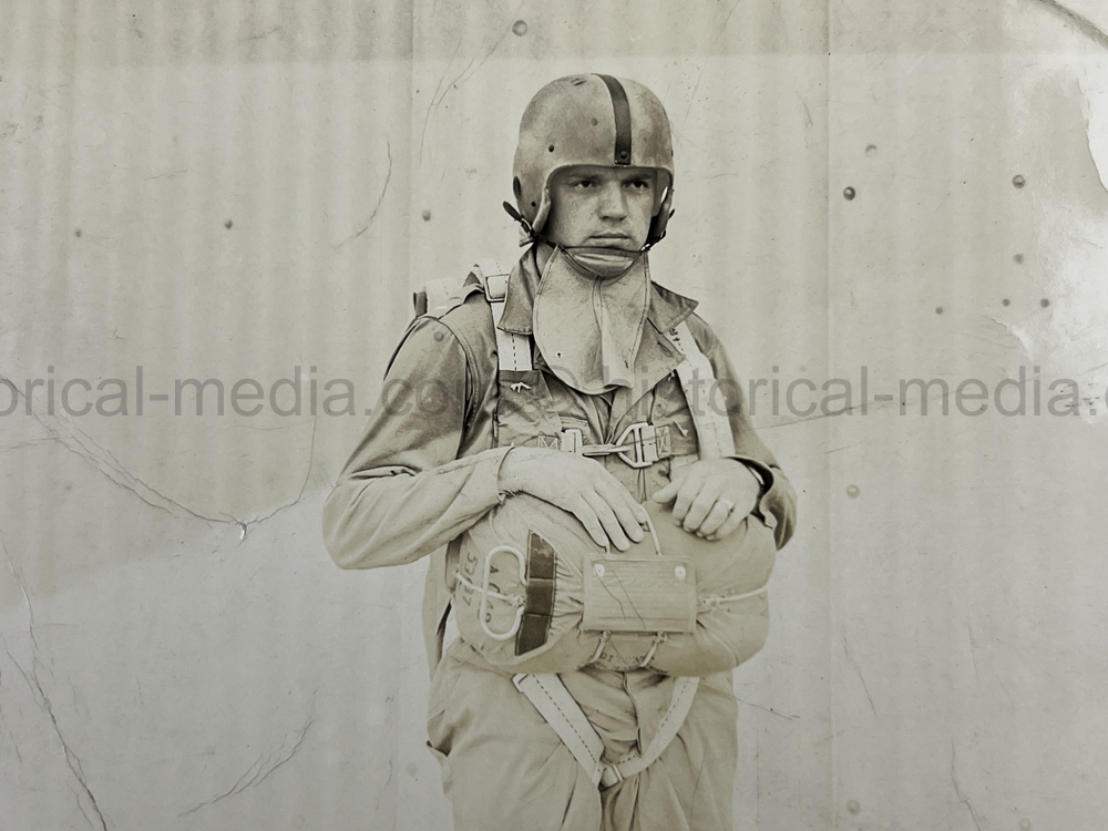 PHOTO ALBUM ESTATE OF LT. COL ADAM KOMOSA - COMMANDER CO. D, 504TH PIR, 82ND AIRBORNE