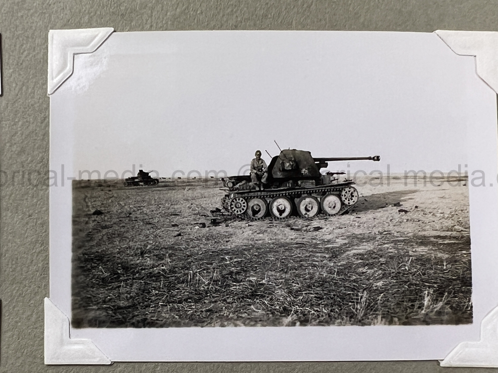 PHOTO ALBUM ESTATE OF LT. COL ADAM KOMOSA - COMMANDER CO. D, 504TH PIR, 82ND AIRBORNE