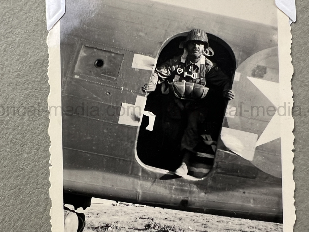 PHOTO ALBUM ESTATE OF LT. COL ADAM KOMOSA - COMMANDER CO. D, 504TH PIR, 82ND AIRBORNE