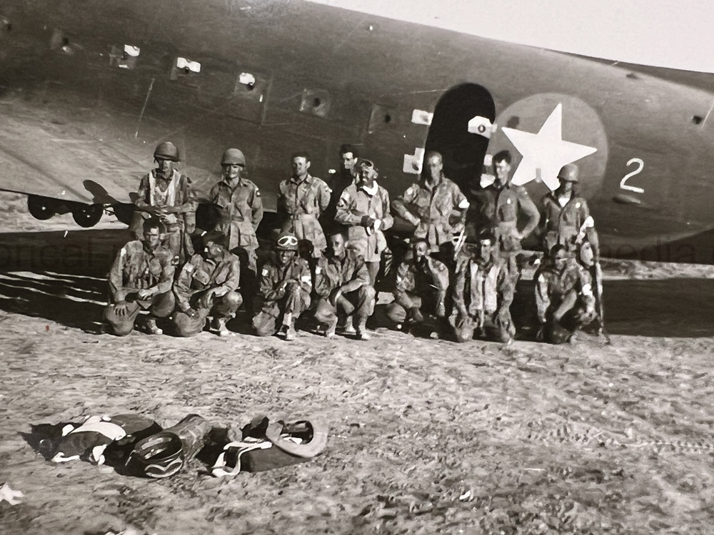 PHOTO ALBUM ESTATE OF LT. COL ADAM KOMOSA - COMMANDER CO. D, 504TH PIR, 82ND AIRBORNE