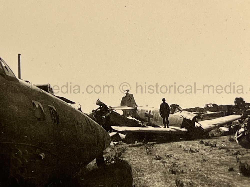 PHOTO ALBUM ESTATE OF LT. COL ADAM KOMOSA - COMMANDER CO. D, 504TH PIR, 82ND AIRBORNE