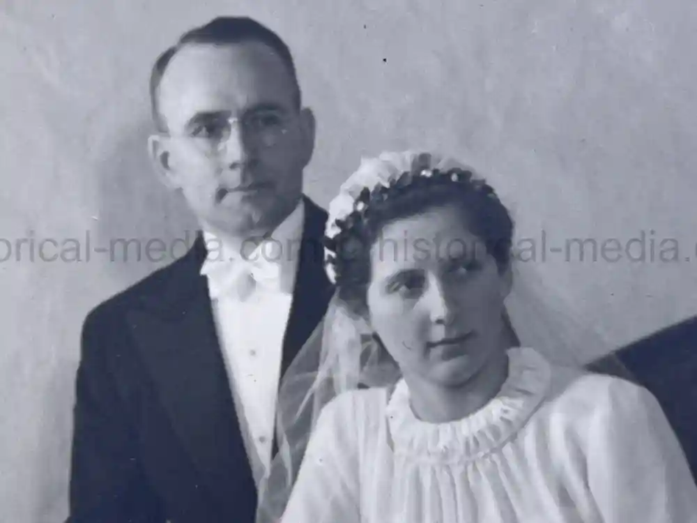 WAFFEN SS GENERAL PHOTO GROUPING - SS-OBERGRUPPENFÜHRER ARTUR PHLEPS WAFFEN SS GENERAL PHOTO GROUPING - SS-OBERGRUPPENFÜHRER ARTUR PHLEPS