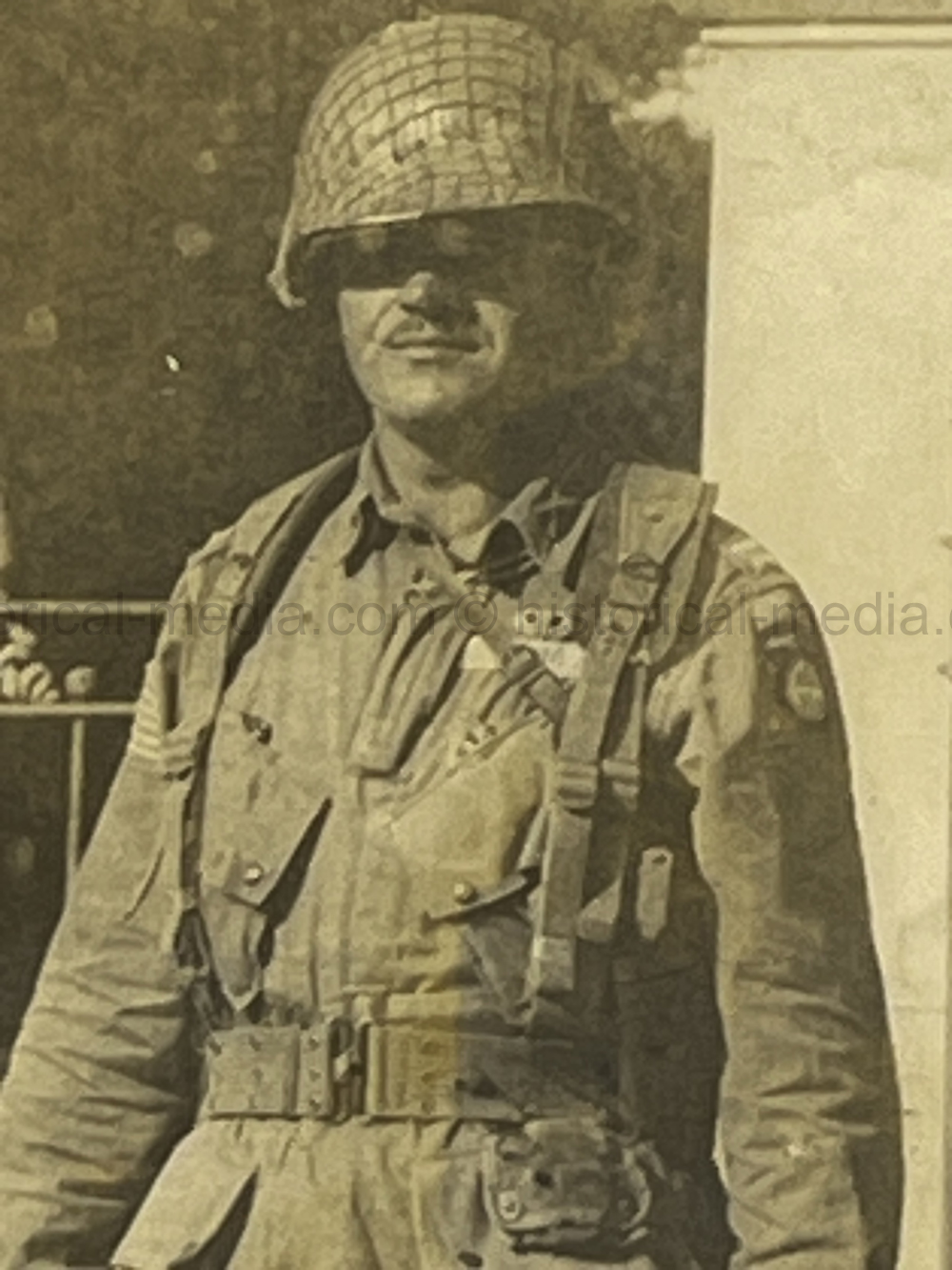PHOTO ALBUM ESTATE OF LT. COL ADAM KOMOSA - COMMANDER CO. D, 504TH PIR, 82ND AIRBORNE