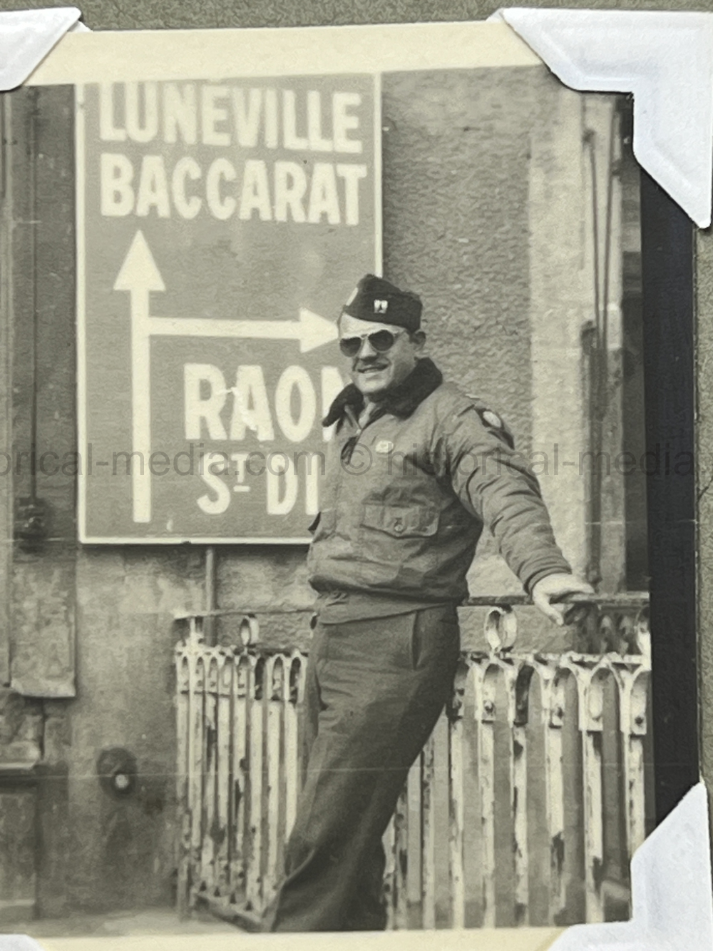 PHOTO ALBUM ESTATE OF LT. COL ADAM KOMOSA - COMMANDER CO. D, 504TH PIR, 82ND AIRBORNE