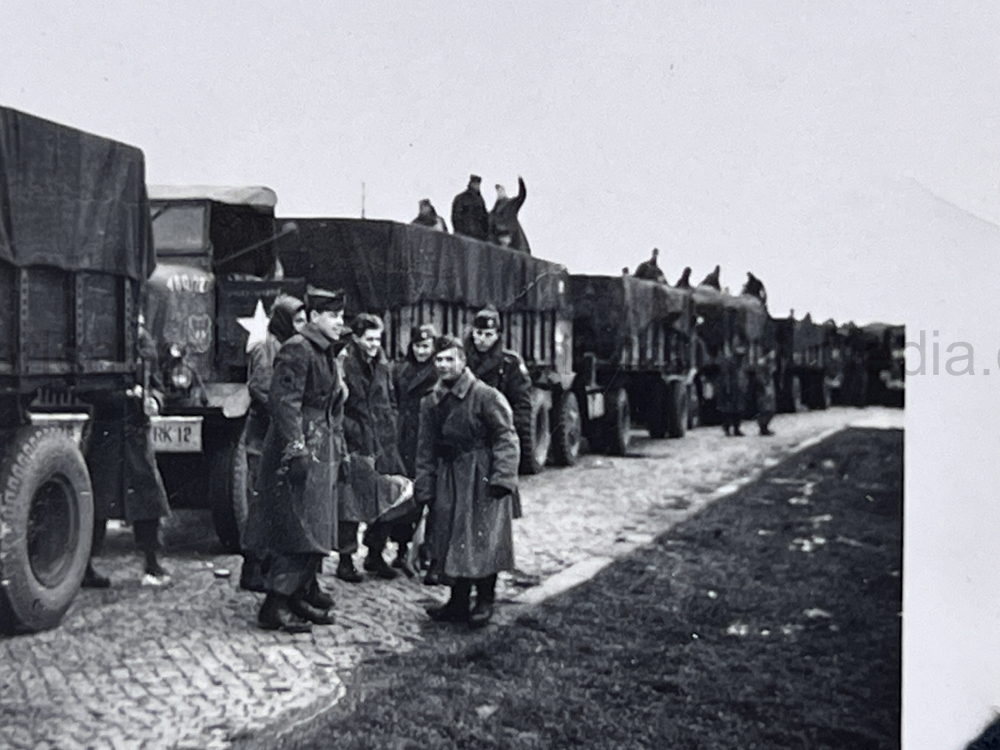 PHOTO ALBUM ESTATE OF LT. COL ADAM KOMOSA - COMMANDER CO. D, 504TH PIR, 82ND AIRBORNE