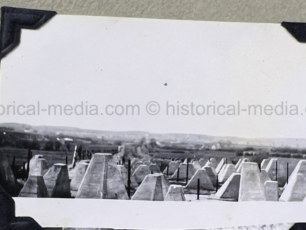 PHOTO ALBUM ESTATE OF LT. COL ADAM KOMOSA - COMMANDER CO. D, 504TH PIR, 82ND AIRBORNE