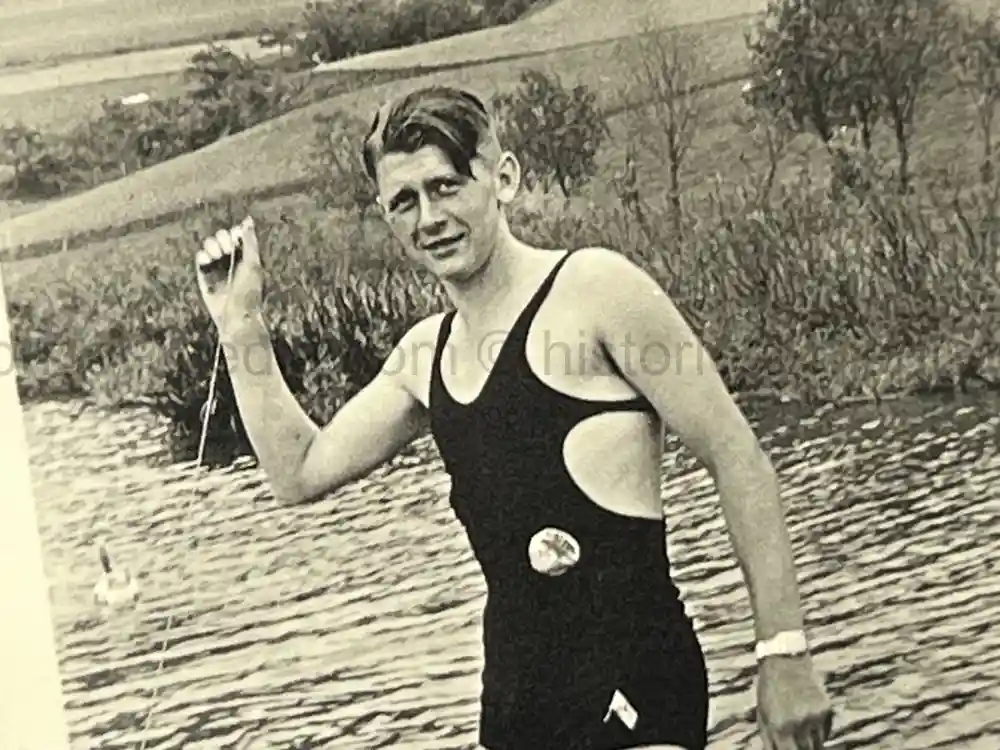 WAFFEN SS GENERAL PHOTO GROUPING - SS-OBERGRUPPENFÜHRER ARTUR PHLEPS WAFFEN SS GENERAL PHOTO GROUPING - SS-OBERGRUPPENFÜHRER ARTUR PHLEPS