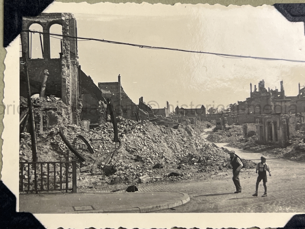 PHOTO ALBUM ESTATE OF LT. COL ADAM KOMOSA - COMMANDER CO. D, 504TH PIR, 82ND AIRBORNE